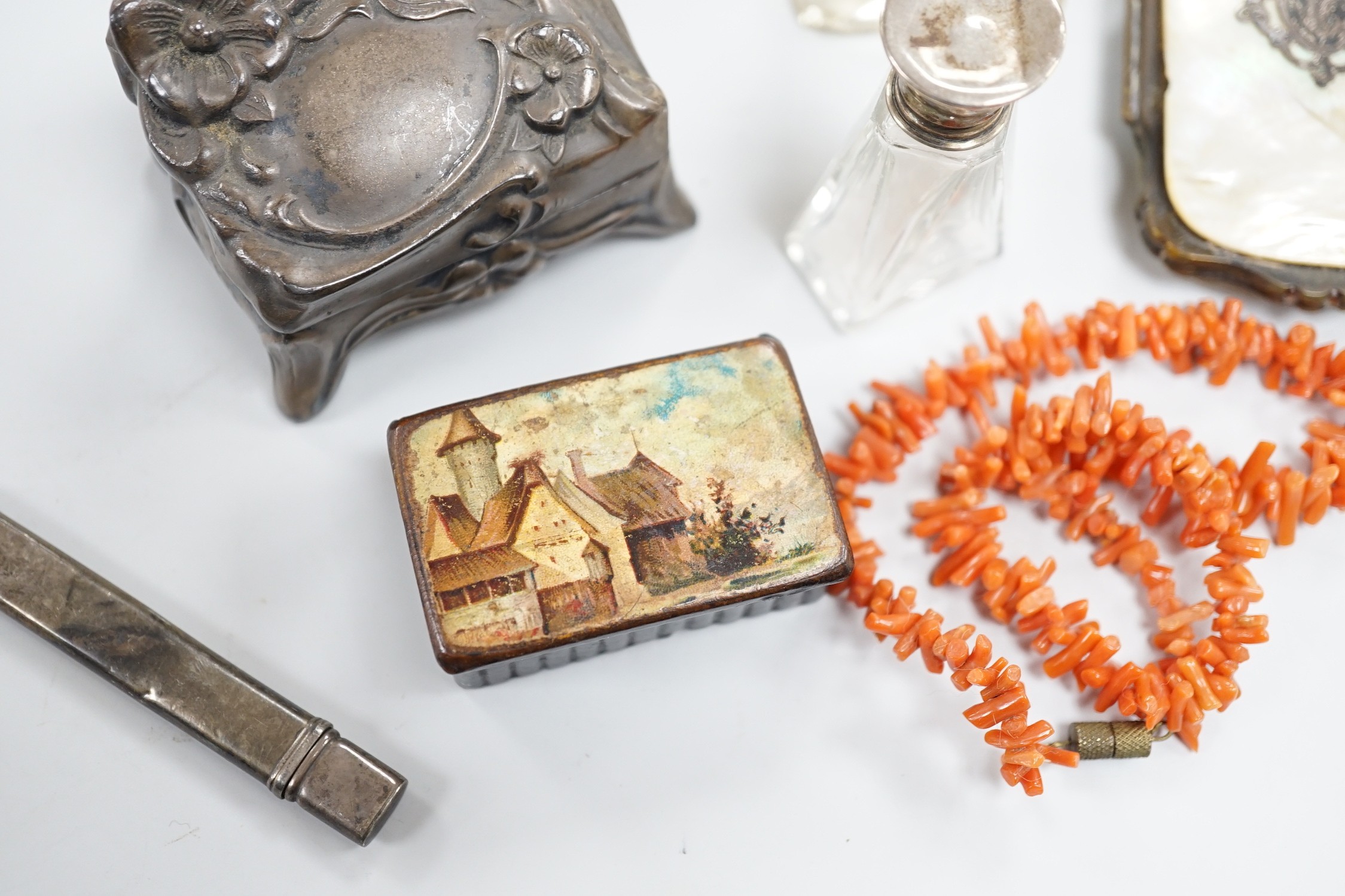 Mixed collectables including silver and tortoiseshell mounted glass toilet jar, miniature hand bag mirror, silver heart pill box, fruit knife, mother of pearl mounted purse, etc.